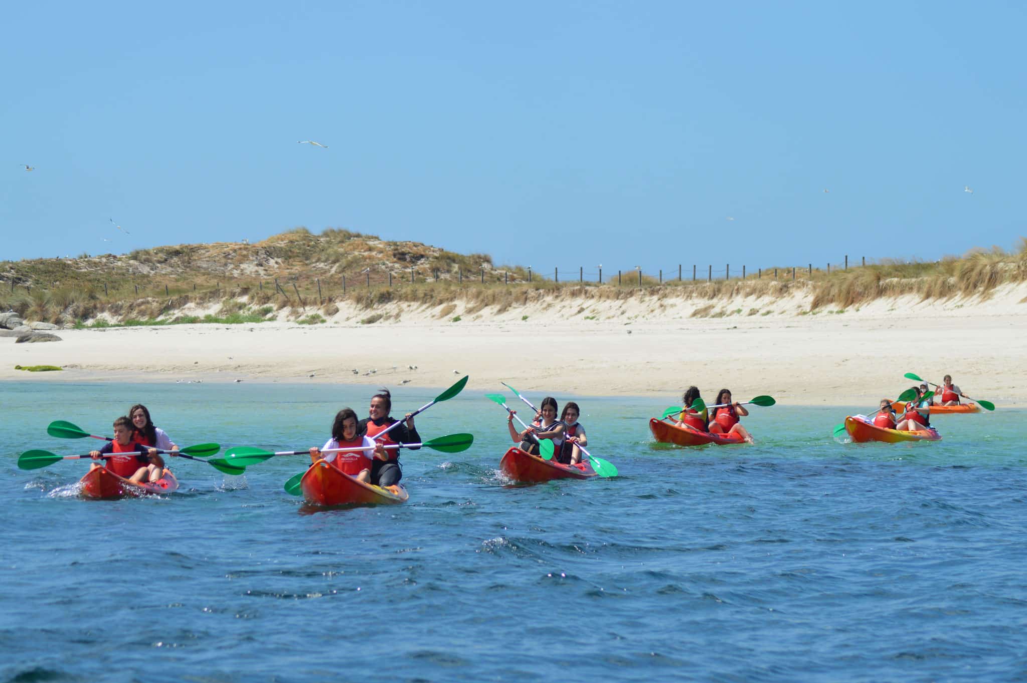Cómo visitar el Islote de Areoso en 2026: permisos, kayak, mareas y consejos prácticos